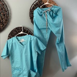 Scrub set